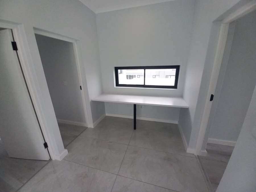 5 Bedroom Property for Sale in Sandown Western Cape
